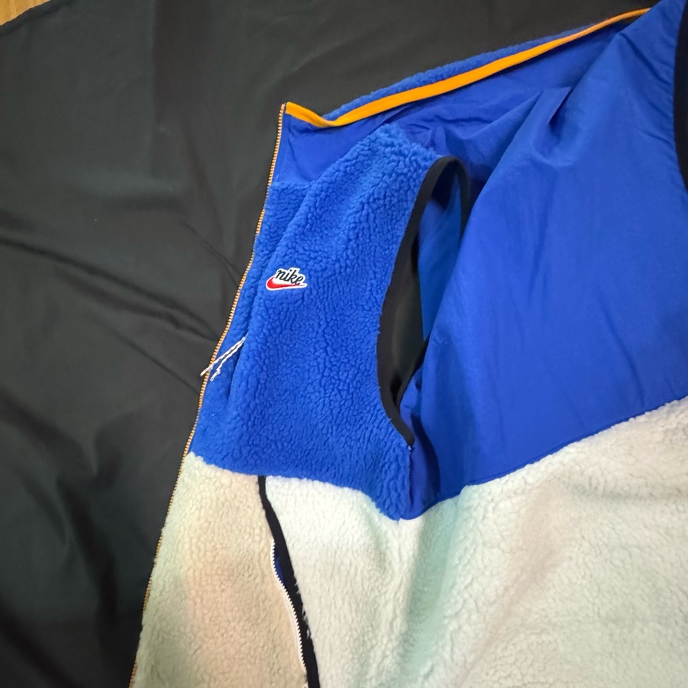 Nike Blue and Cream Fleece Vest - Picture 12 of 12